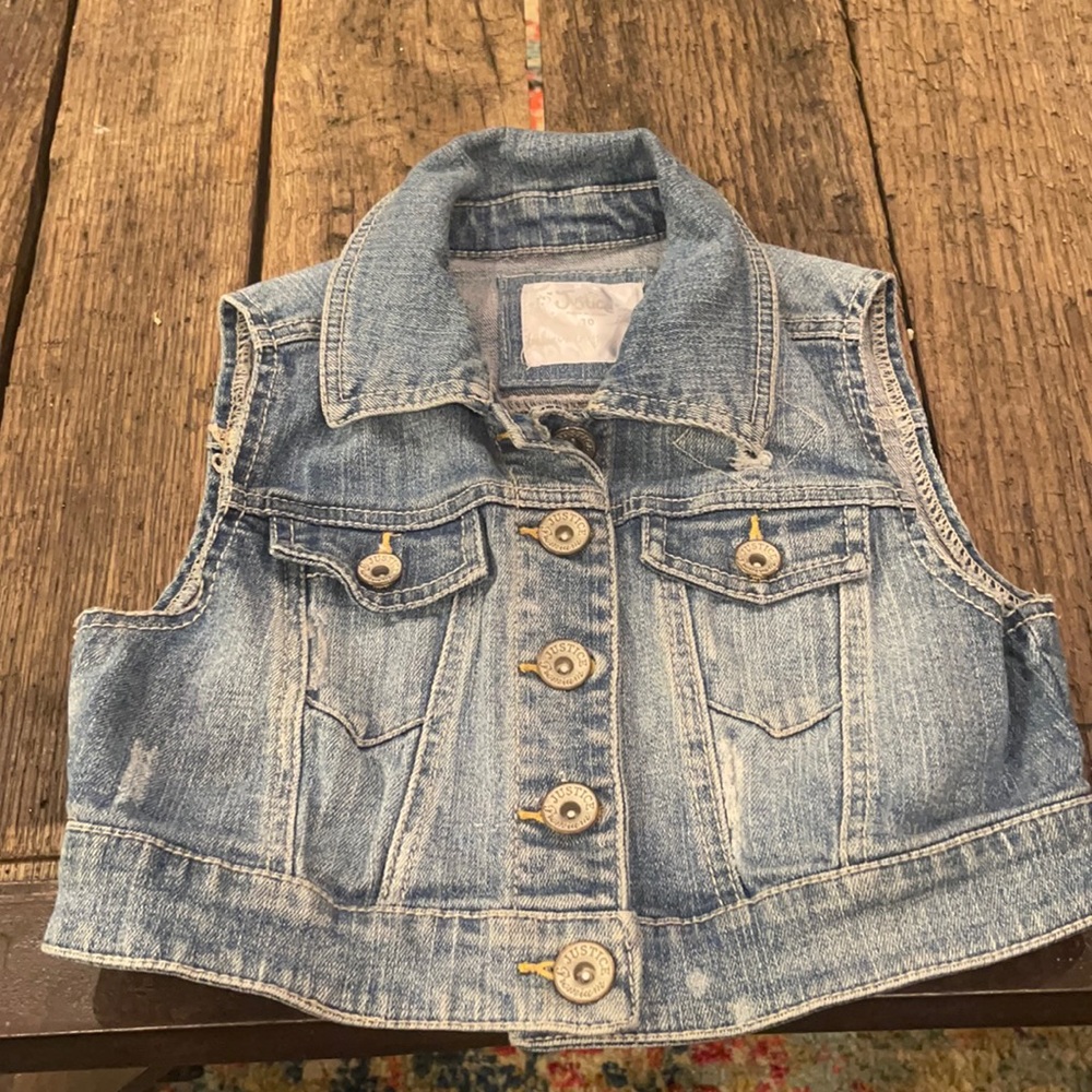 Adorable 90’s style Justice jean vest sz 10